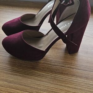 Sun + Stone Burgundy Women's Heels Size 10